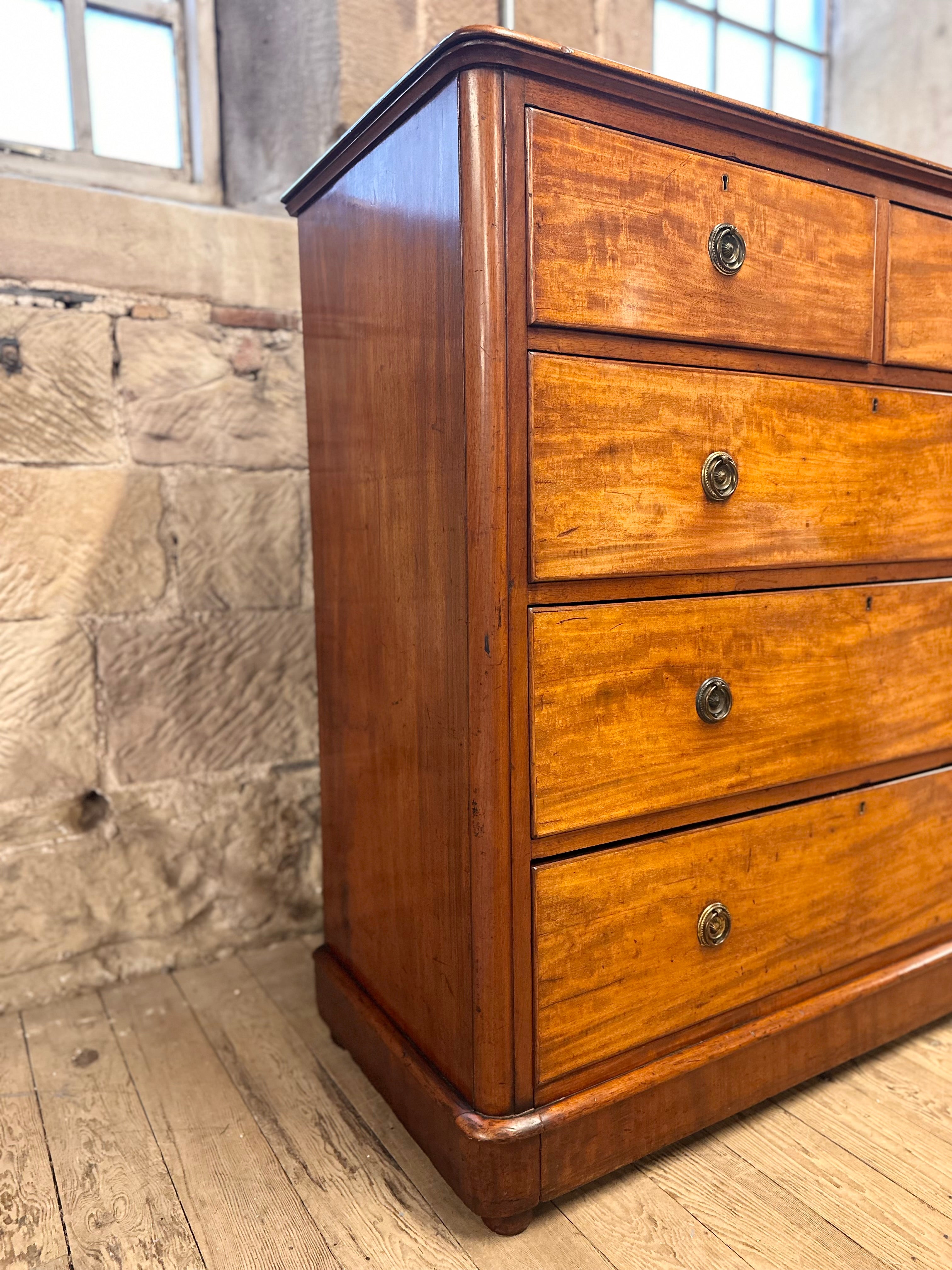 Large Antique Mahogany Chest of Drawers, Victorian  Bedroom, Storage, Clothing