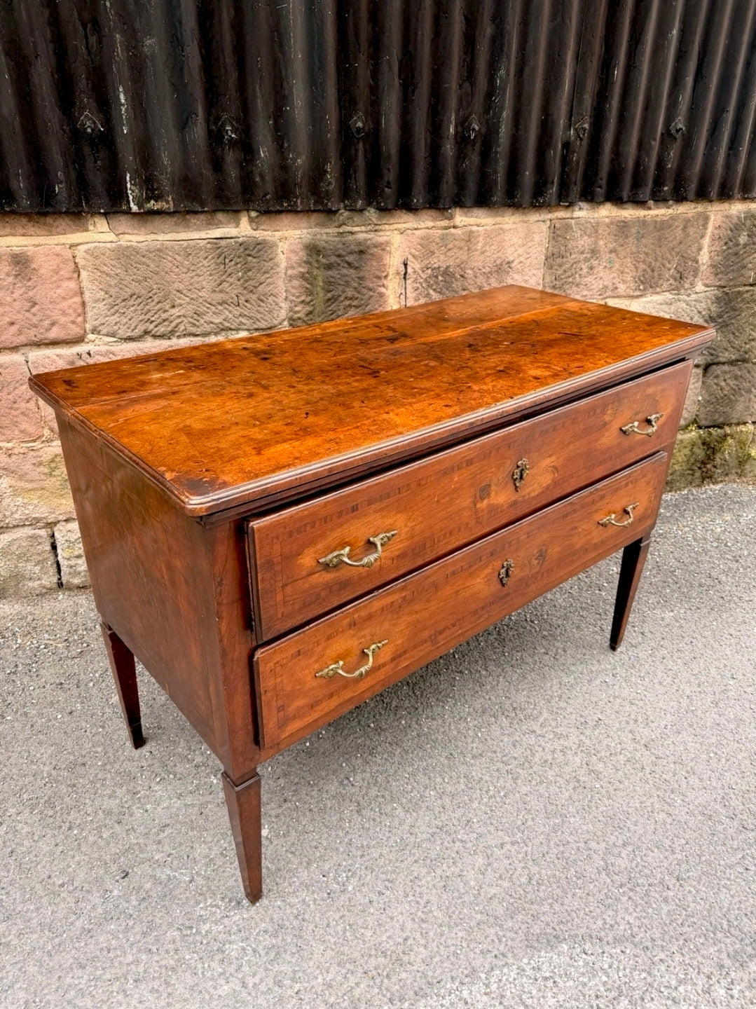 Antique Chest of Italian Drawers, Neoclassical Walnut 18th Century, Bedroom.