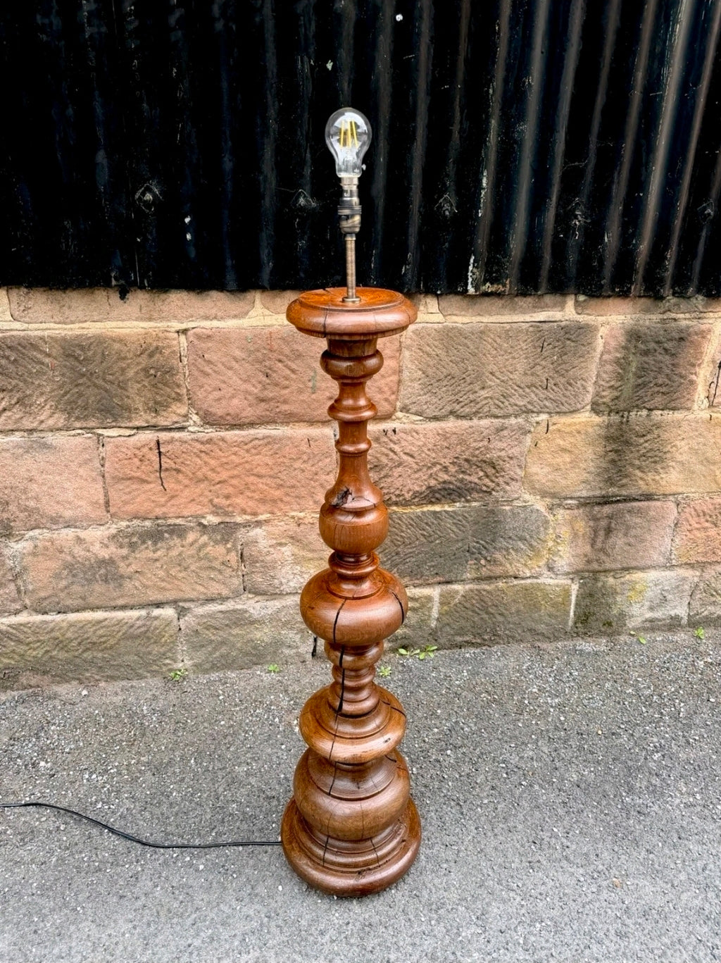 Antique Italian Turned Walnut Standard Floor Lamp. 1920s, Living Room, Original