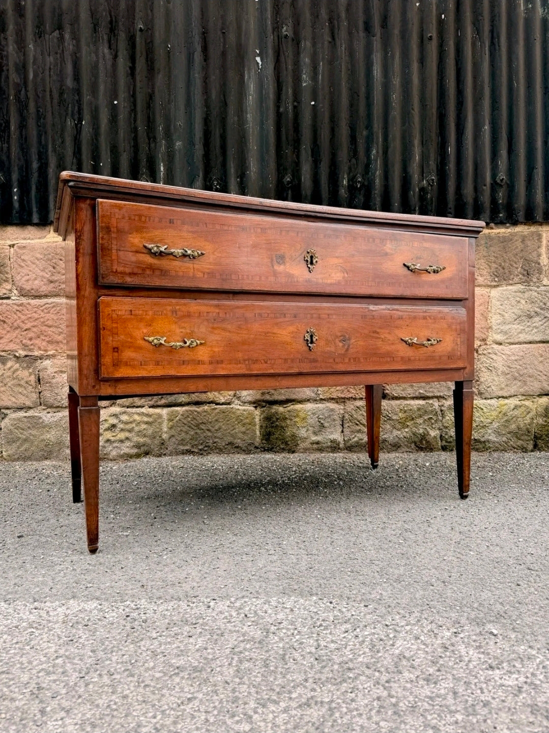 Antique Chest of Italian Drawers, Neoclassical Walnut 18th Century, Bedroom.
