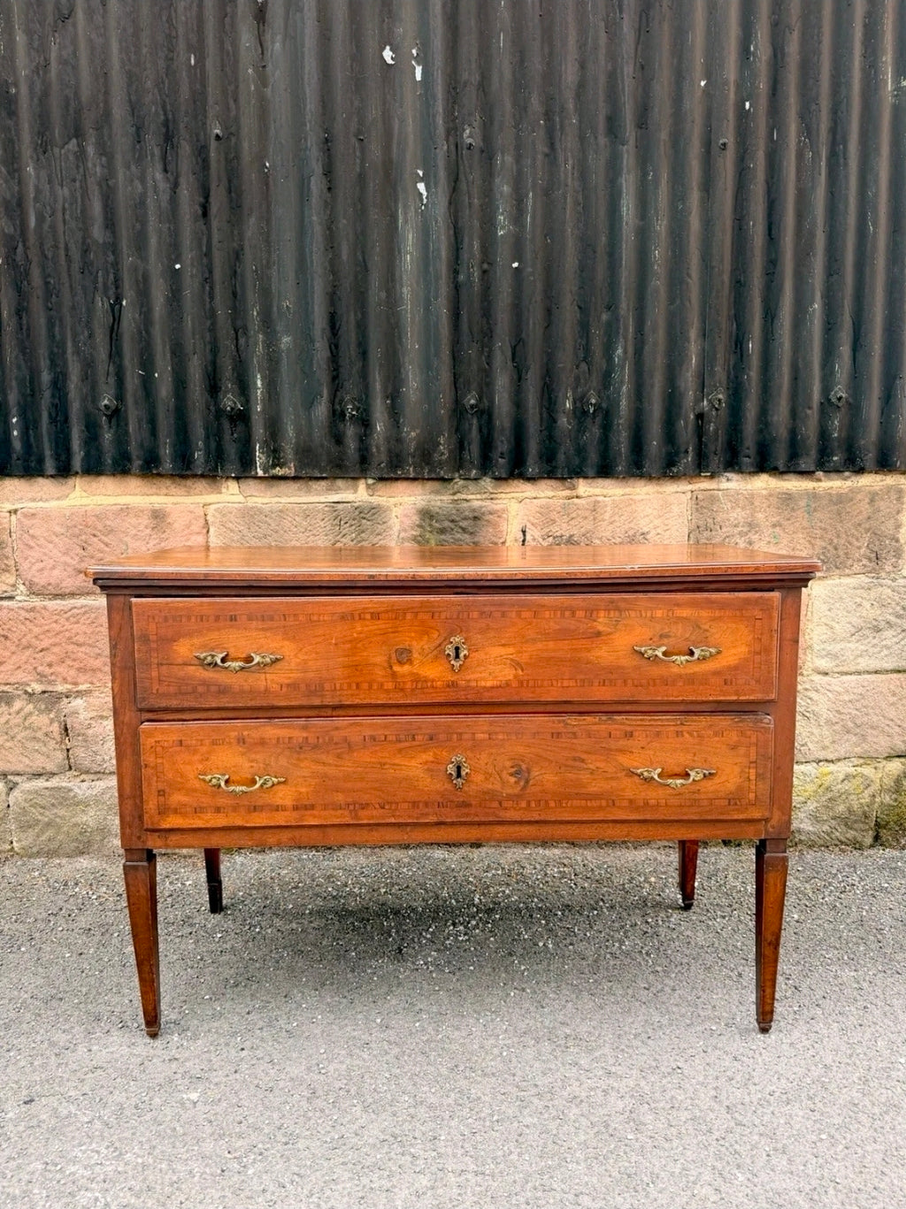 Antique Chest of Italian Drawers, Neoclassical Walnut 18th Century, Bedroom.