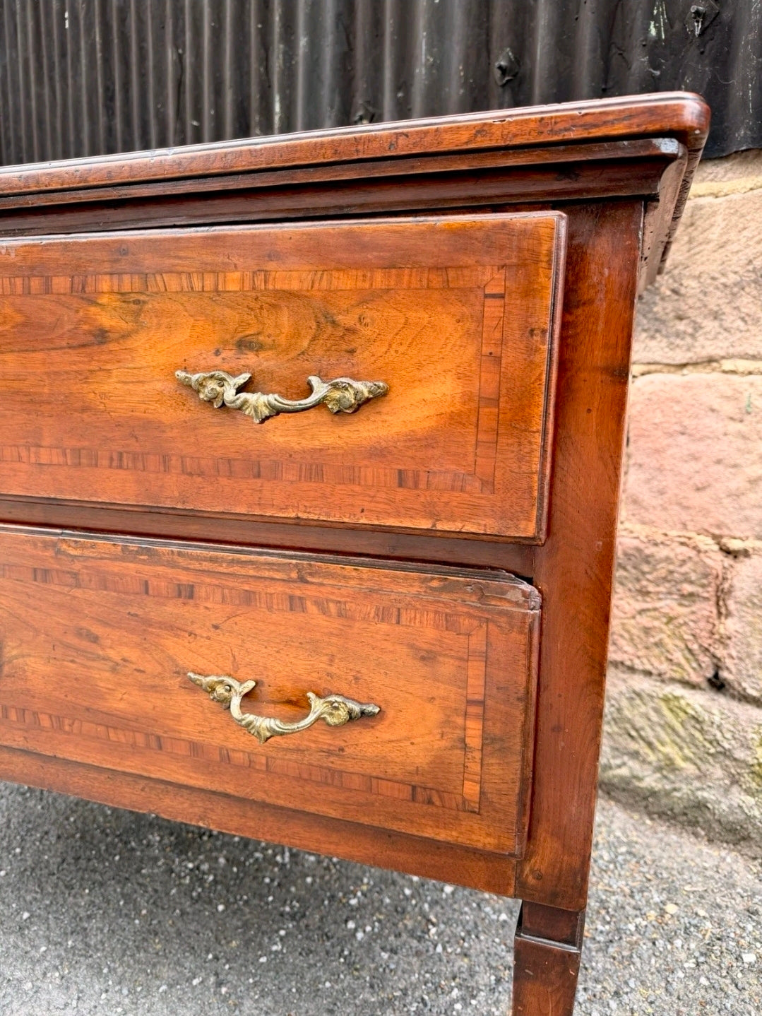 Antique Chest of Italian Drawers, Neoclassical Walnut 18th Century, Bedroom.
