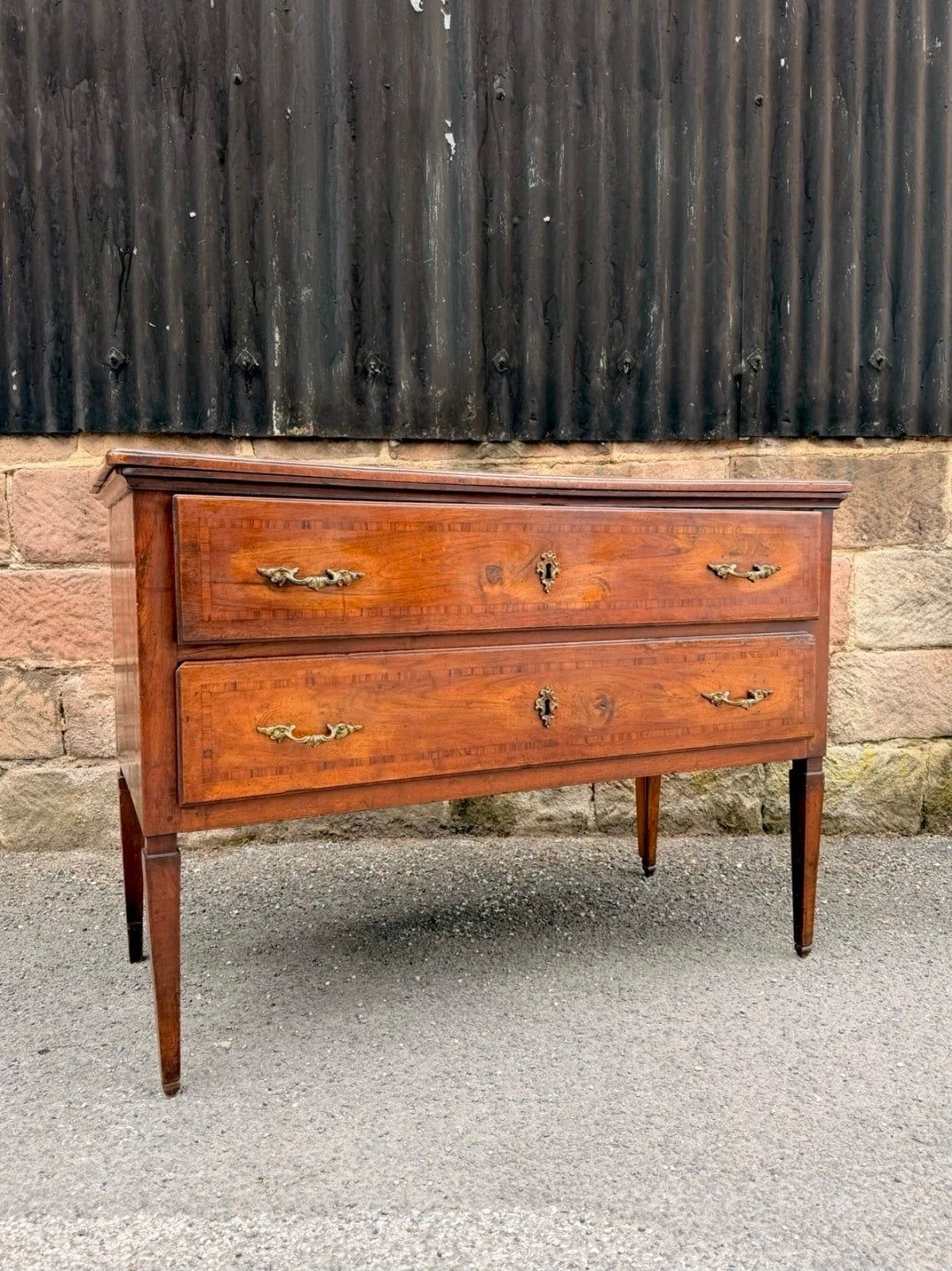 Antique Chest of Italian Drawers, Neoclassical Walnut 18th Century, Bedroom.