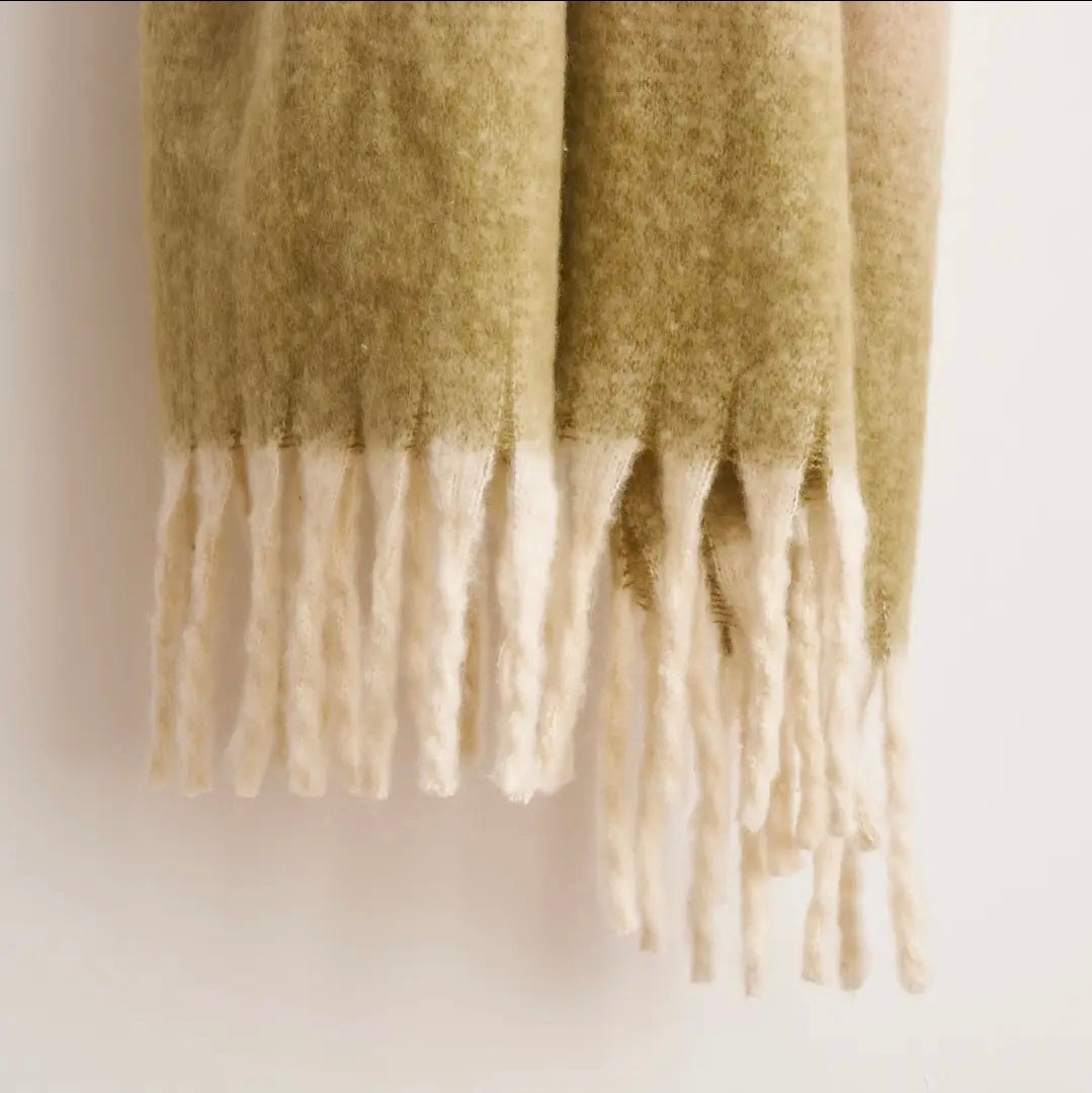 Ombre Faux Mohair Throw - Soft Fringed Blanket (Green)