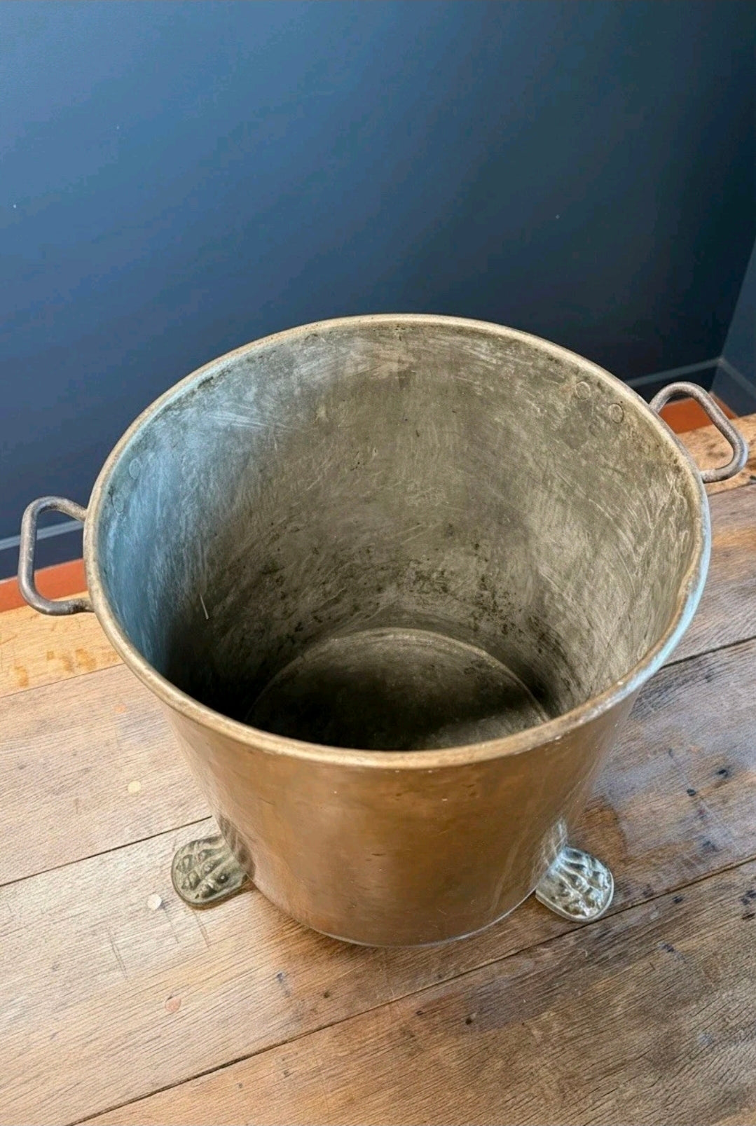 Large Vintage Copper Bucket, Fireside, Logs, Ice Bucket, Umbrella Stand. Italian