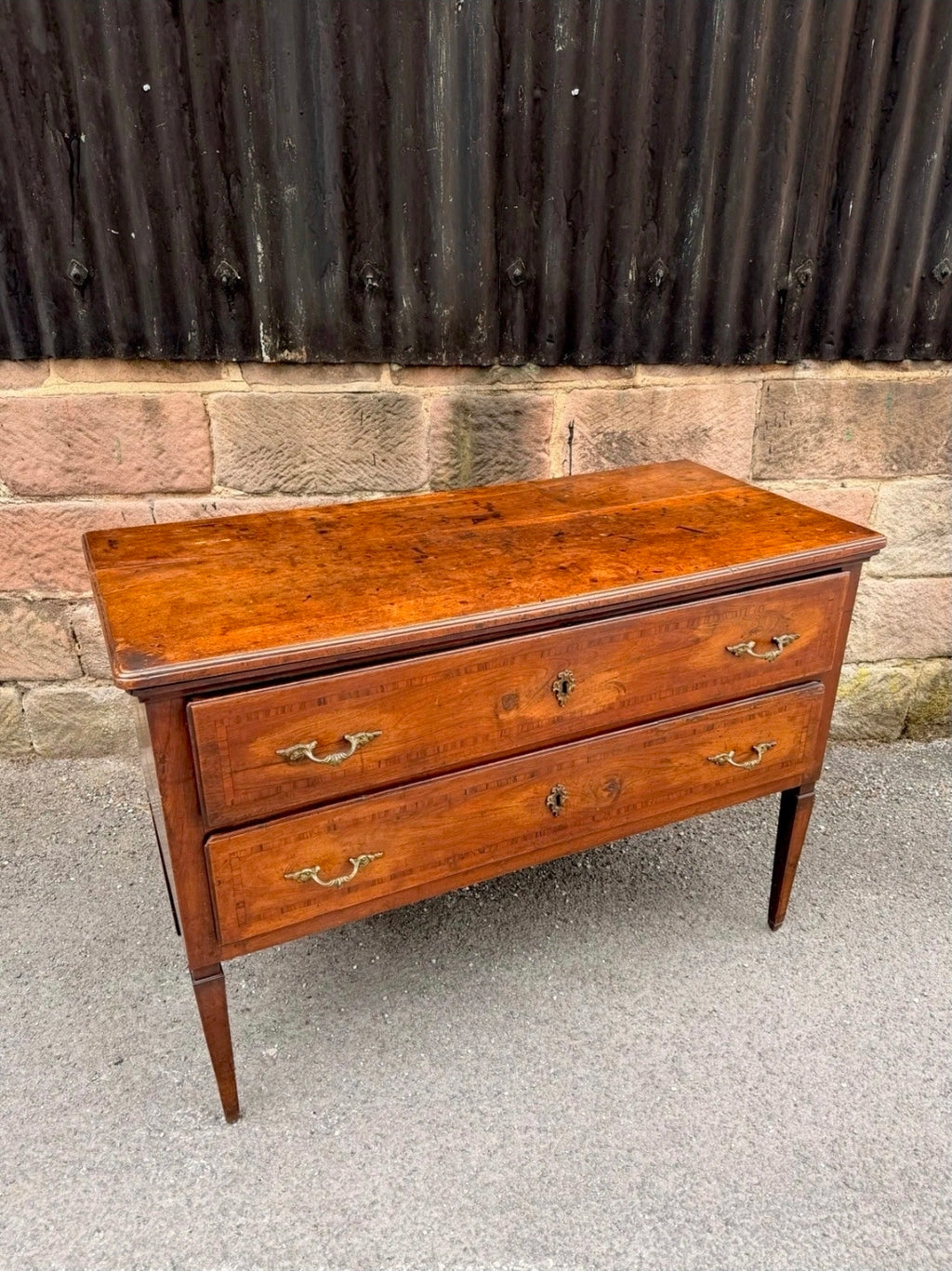 Antique Chest of Italian Drawers, Neoclassical Walnut 18th Century, Bedroom.