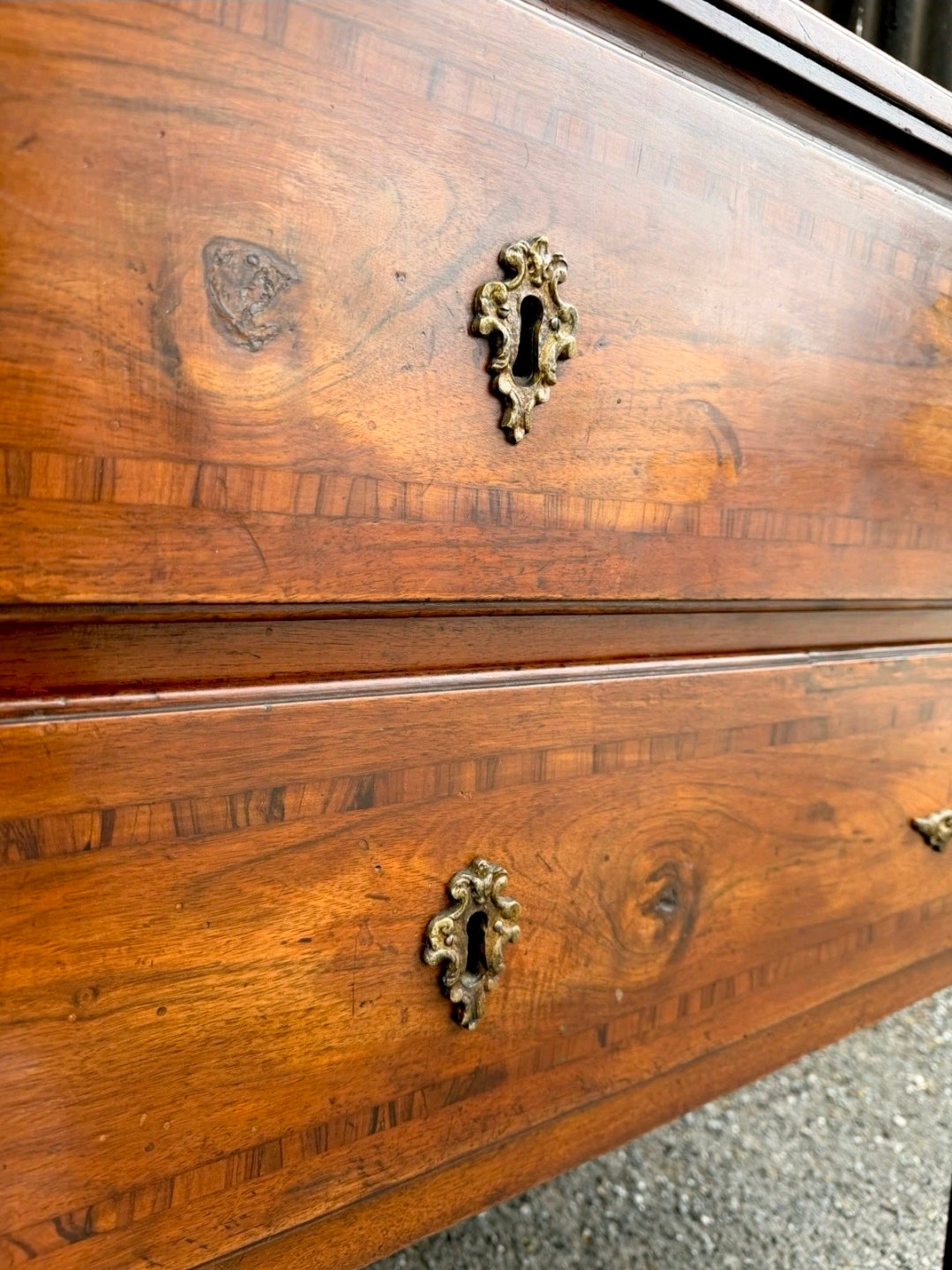 Antique Chest of Italian Drawers, Neoclassical Walnut 18th Century, Bedroom.