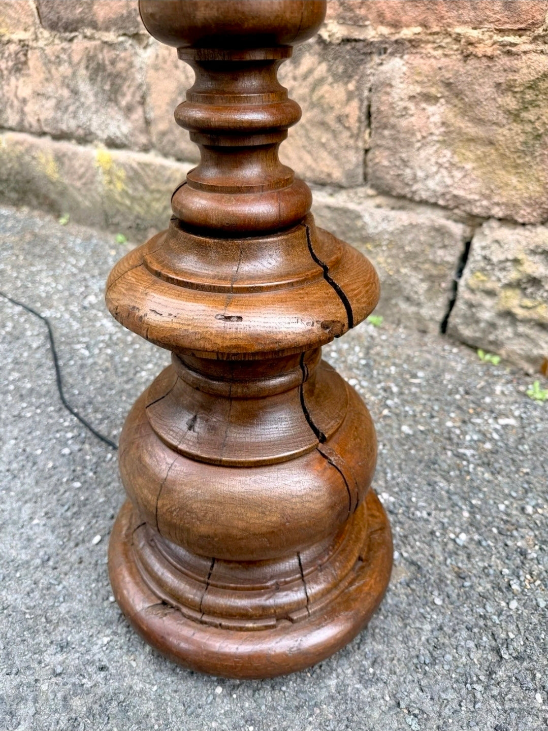 Antique Italian Turned Walnut Standard Floor Lamp. 1920s, Living Room, Original