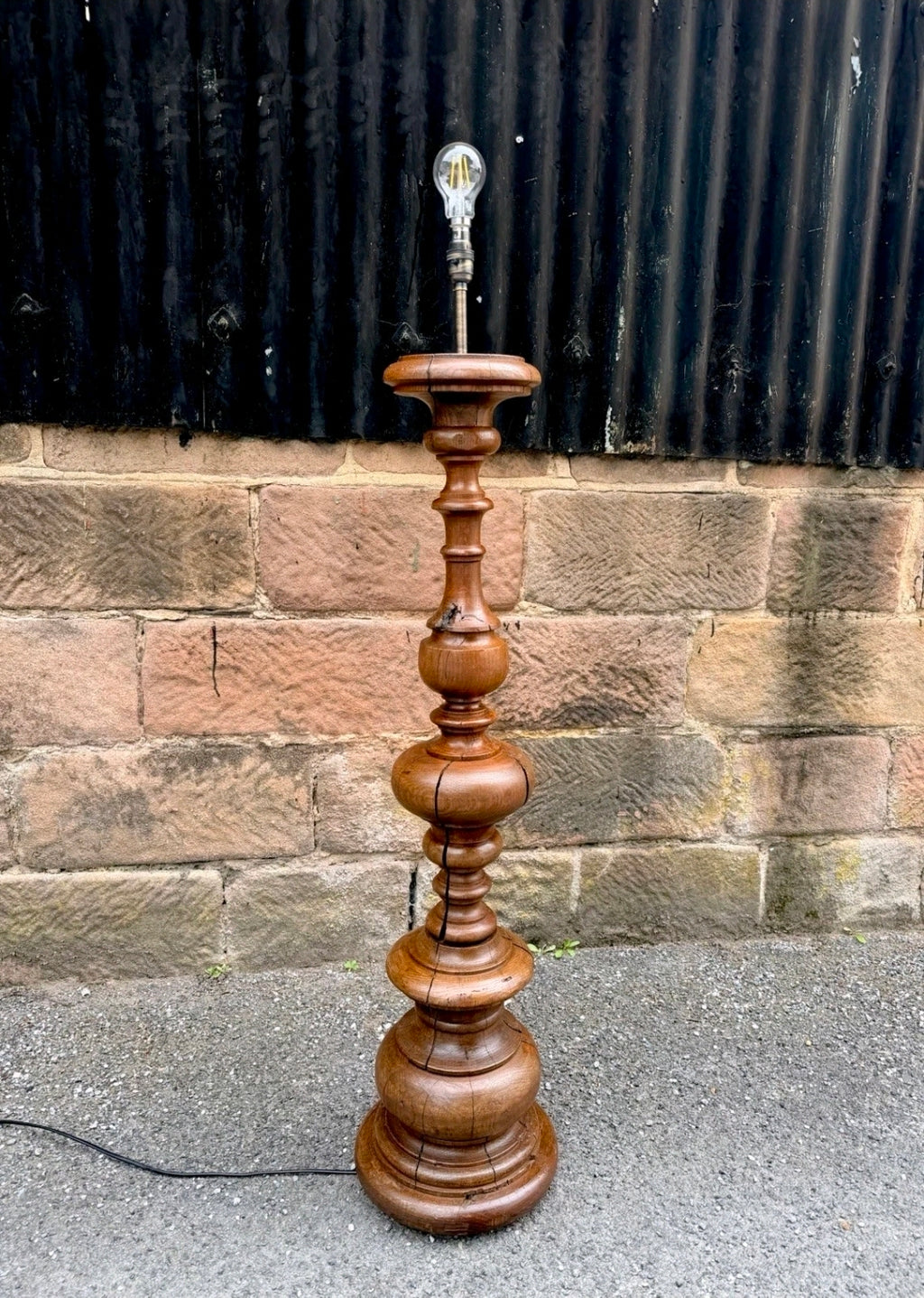 Antique Italian Turned Walnut Standard Floor Lamp. 1920s, Living Room, Original