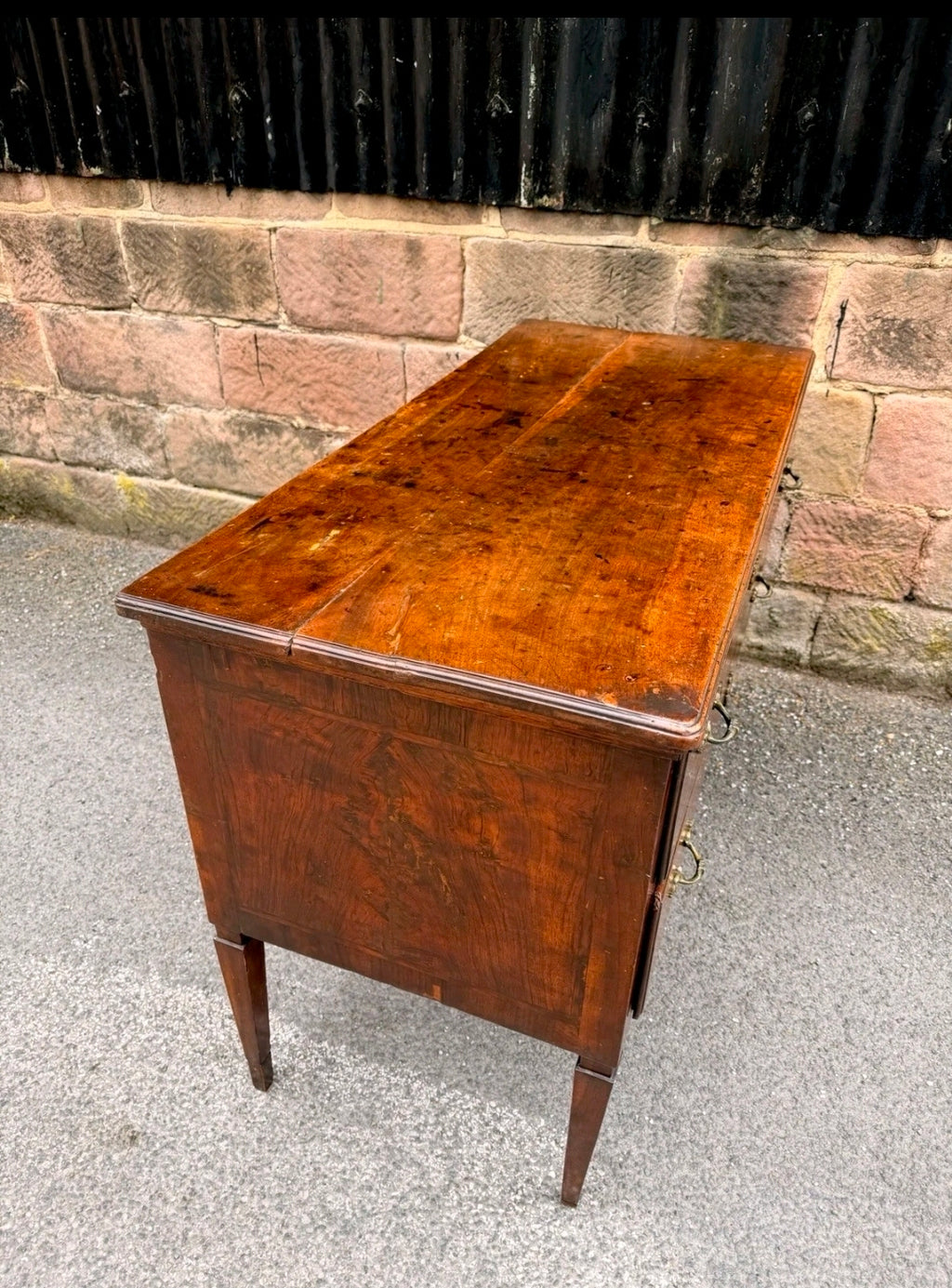 Antique Chest of Italian Drawers, Neoclassical Walnut 18th Century, Bedroom.