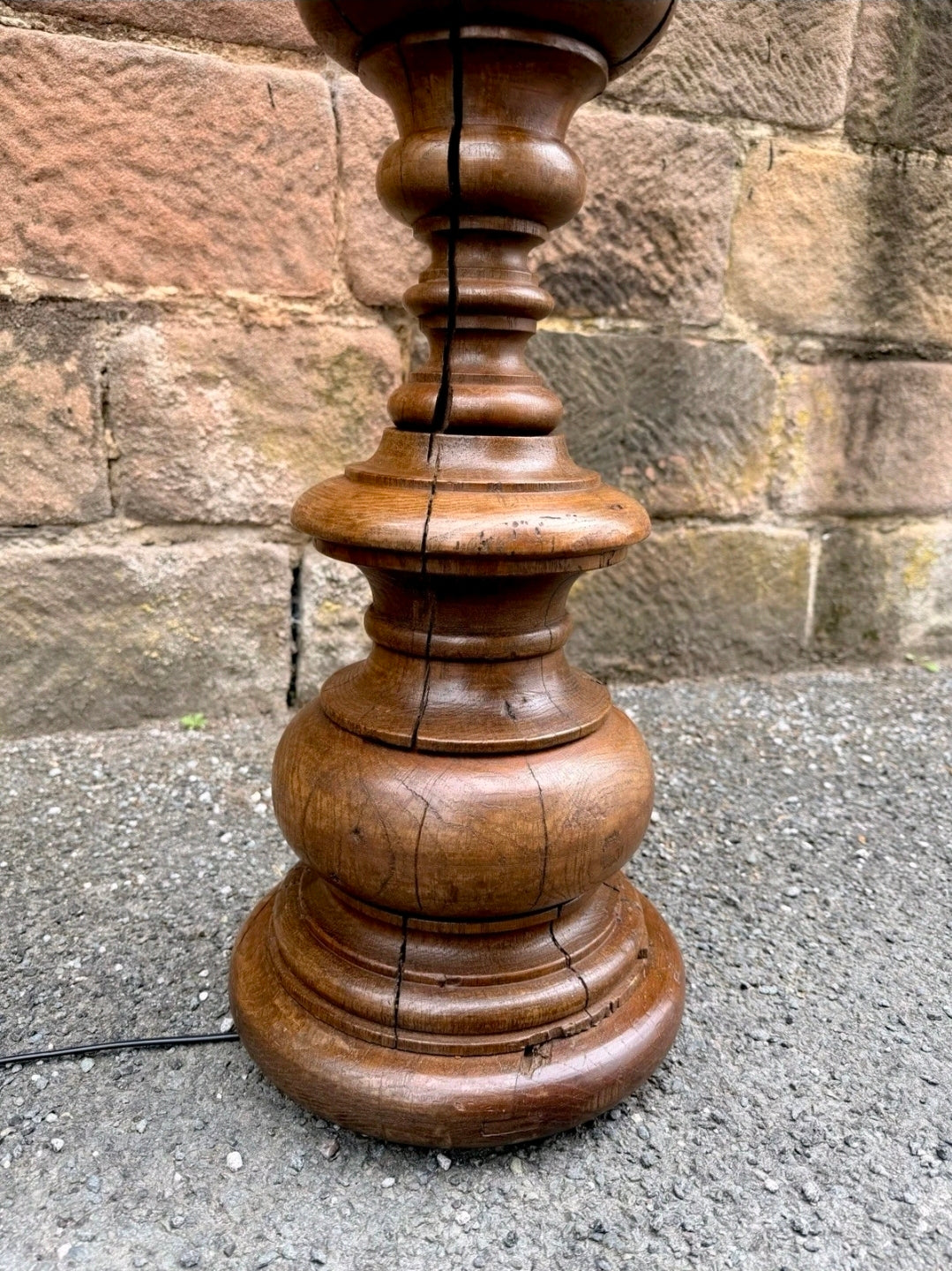 Antique Italian Turned Walnut Standard Floor Lamp. 1920s, Living Room, Original