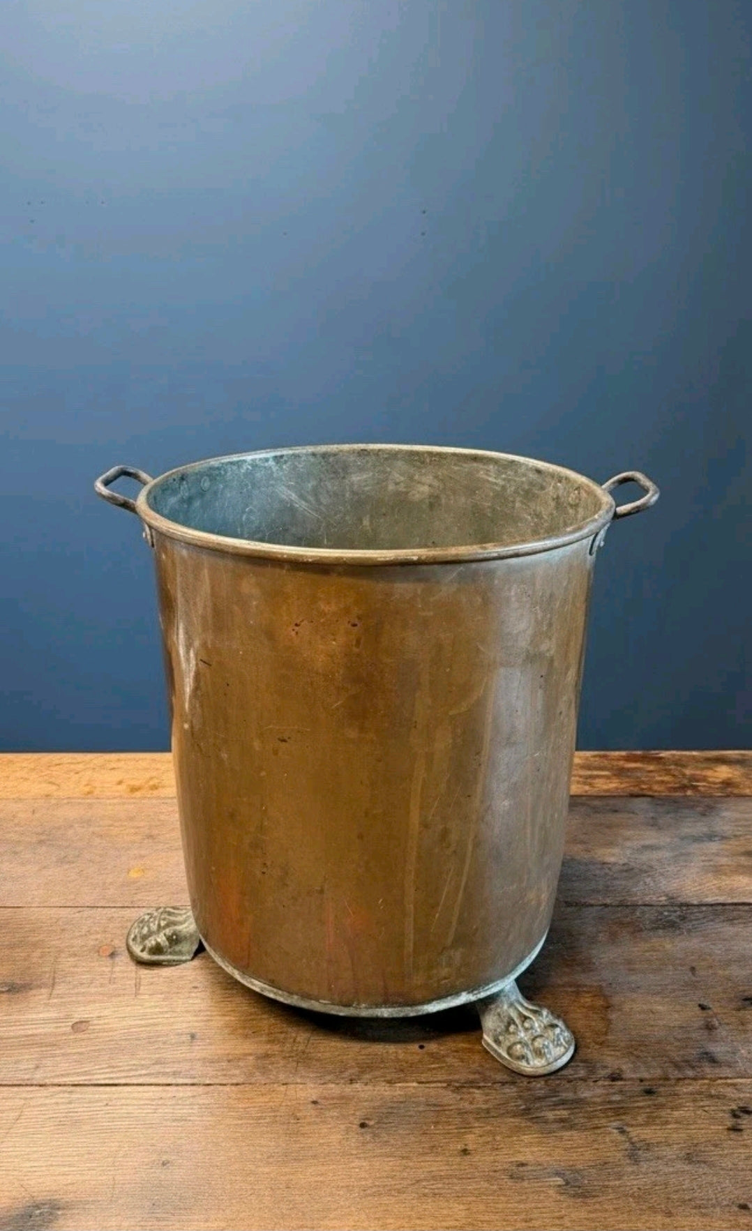 Large Vintage Copper Bucket, Fireside, Logs, Ice Bucket, Umbrella Stand. Italian