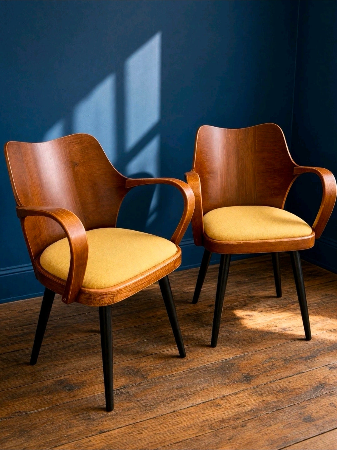 Pair of Mid-Century Model 515/F Bentwood Armchairs by Oswald Haerdtl For Thonet