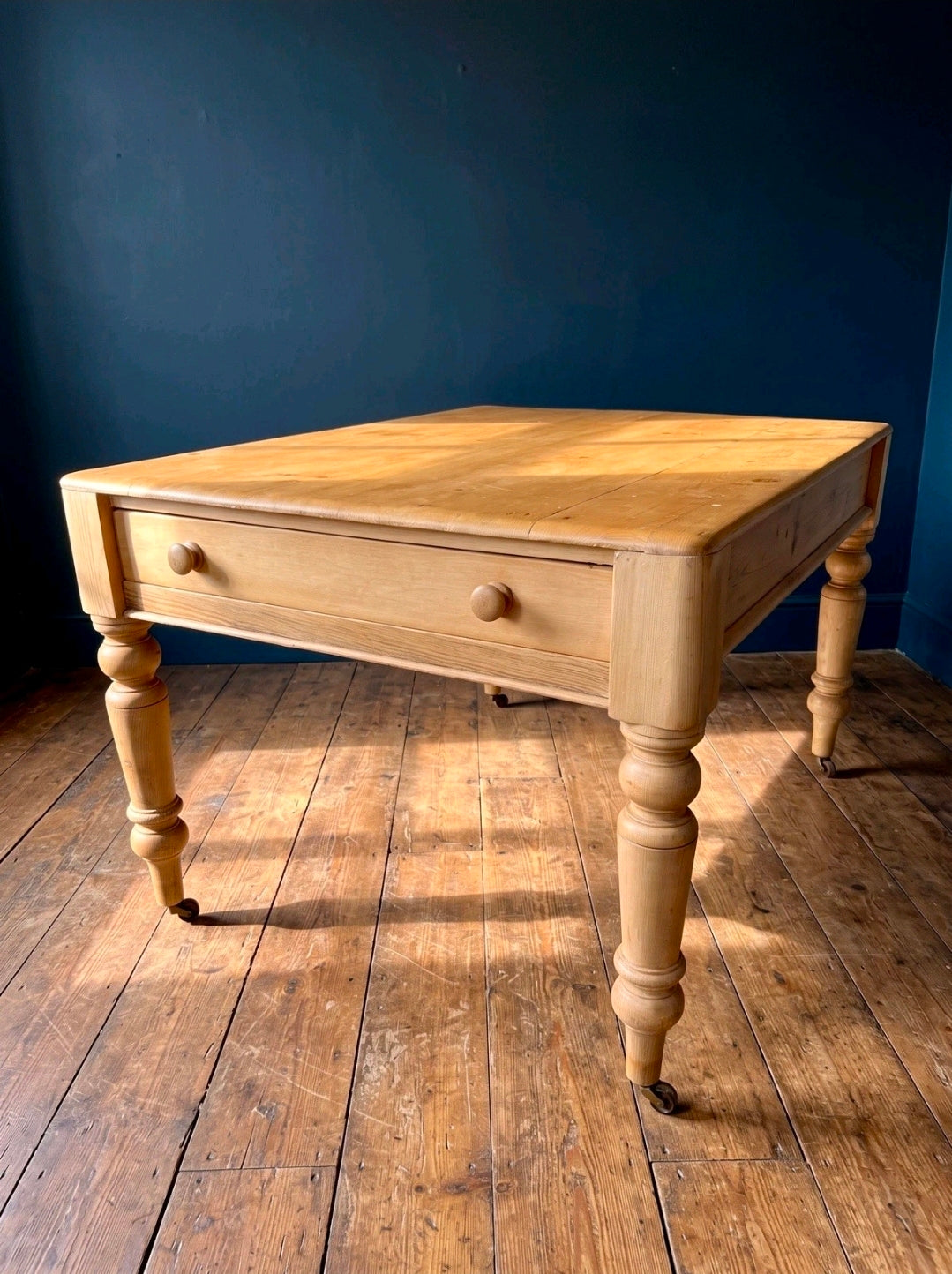 Victorian Farmhouse Antique Pine Dining Table C1880. Country, Cottage, Rustic.