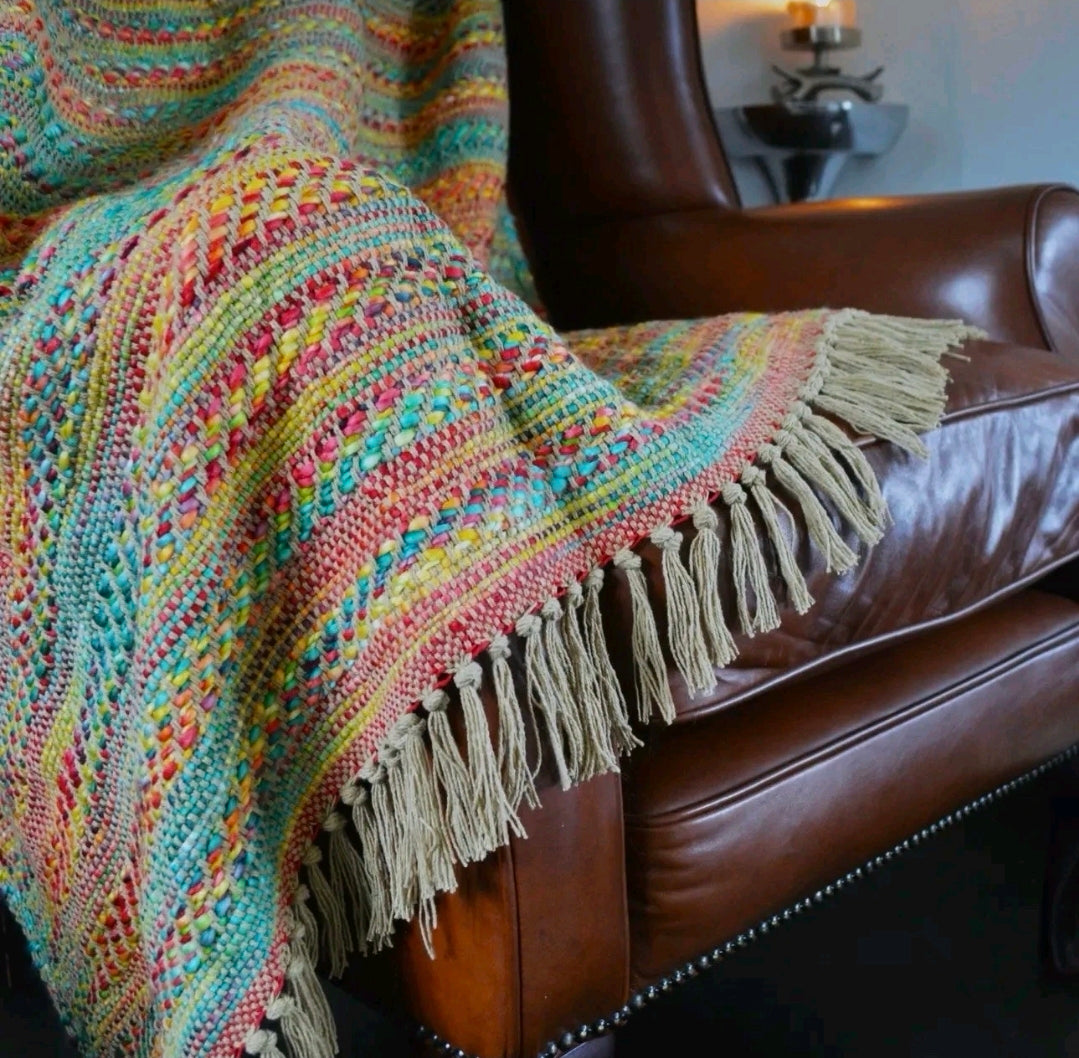 Patterned Large Throw/blanket. Multicoloured, Winter, Bedspread.