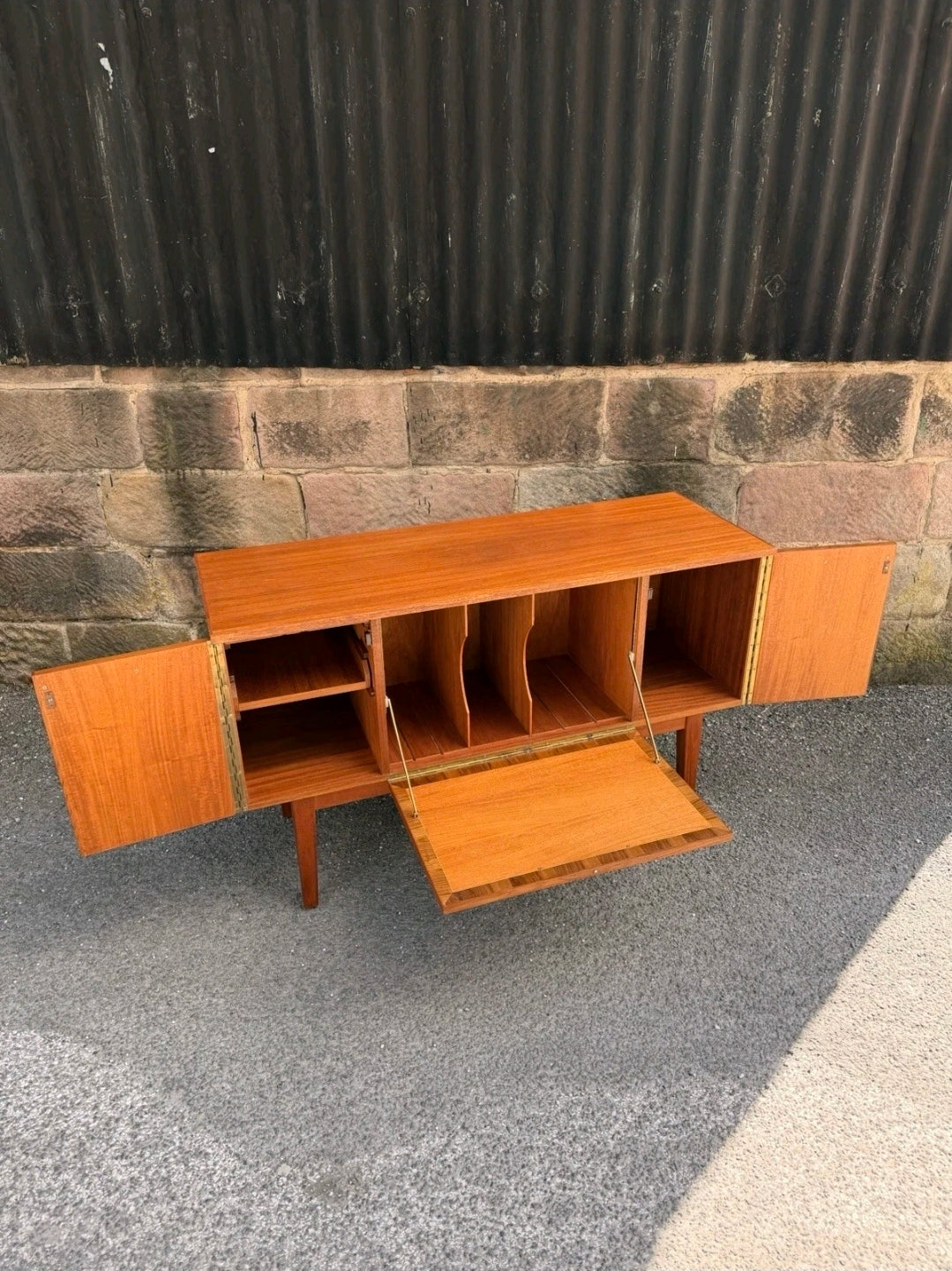 Teak Sideboard / Tv / Record Cabinet Vintage Retro Mid Century.