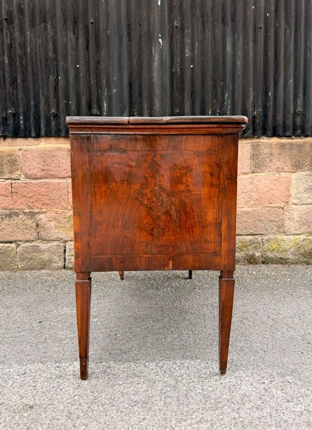 Antique Chest of Italian Drawers, Neoclassical Walnut 18th Century, Bedroom.