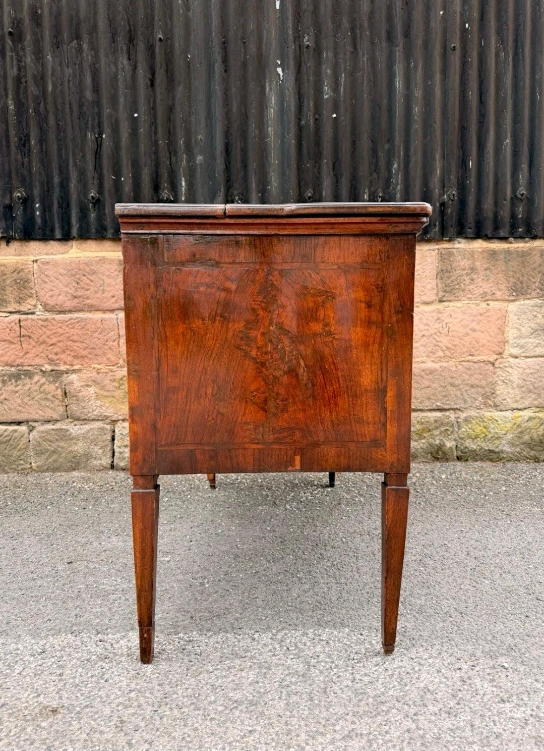Antique Chest of Italian Drawers, Neoclassical Walnut 18th Century, Bedroom.