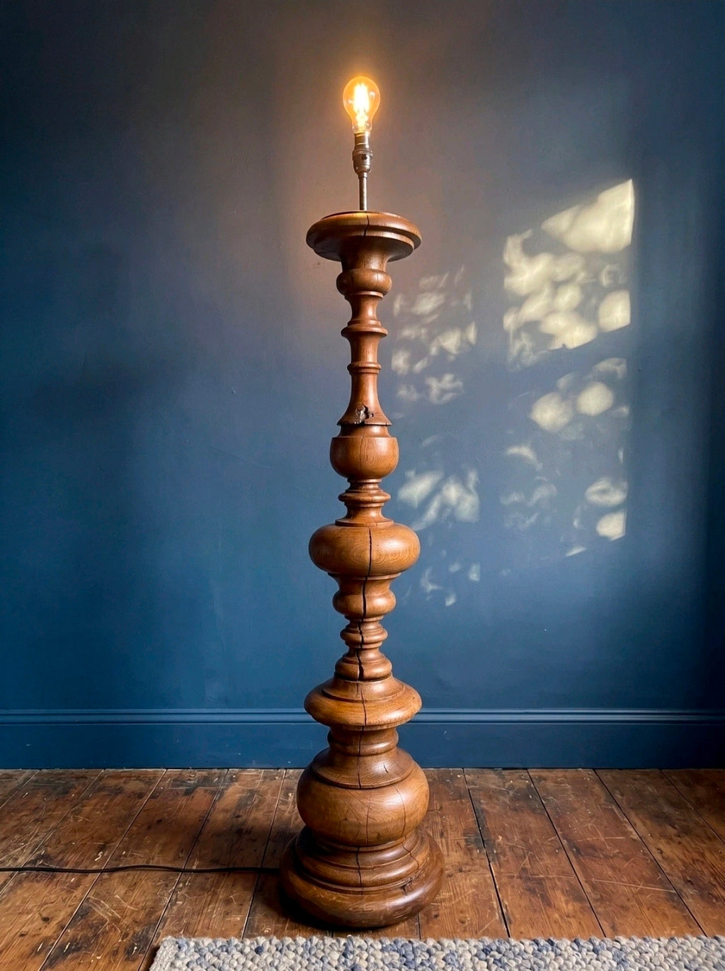 Antique Italian Turned Walnut Standard Floor Lamp. 1920s, Living Room, Original