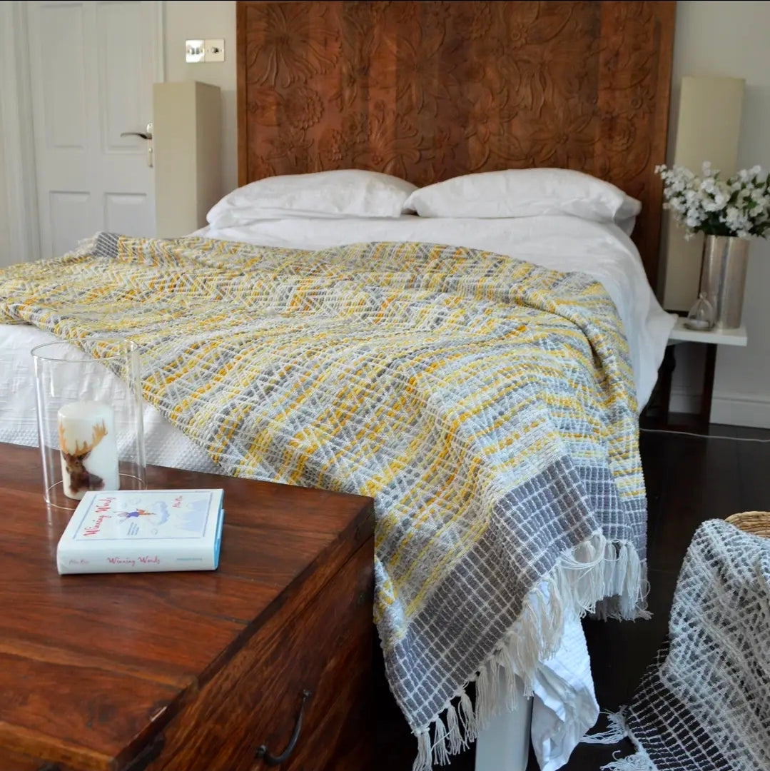 Arizona Zig Zag Heavyweight Herringbone Throw Blanket (Mustard)